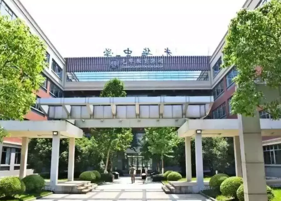 上海光華劍橋招生入學學費一年多少錢？