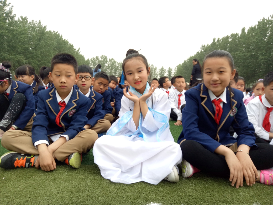 頌中華經(jīng)典，揚(yáng)博愛之魂
